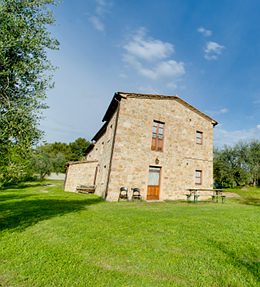 Giardino dietro il casale